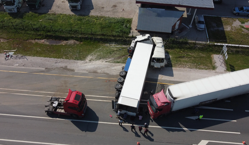 What Evidence Can Prove Fault After a Serious Highway Collision in California?